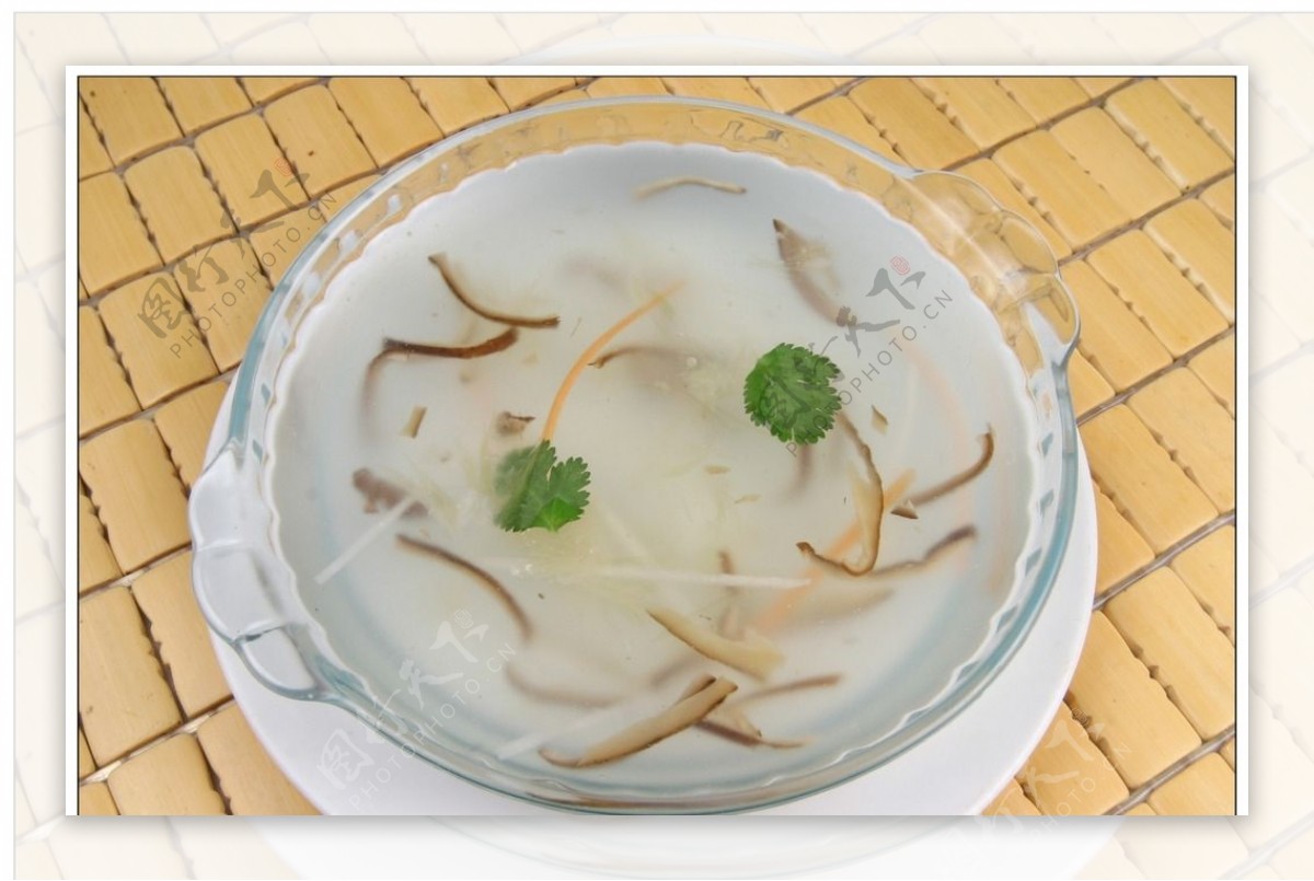 鱼翅汤：传统粤菜的经典代表_百科书