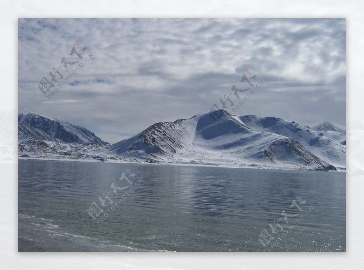 喀什高原湖泊图片