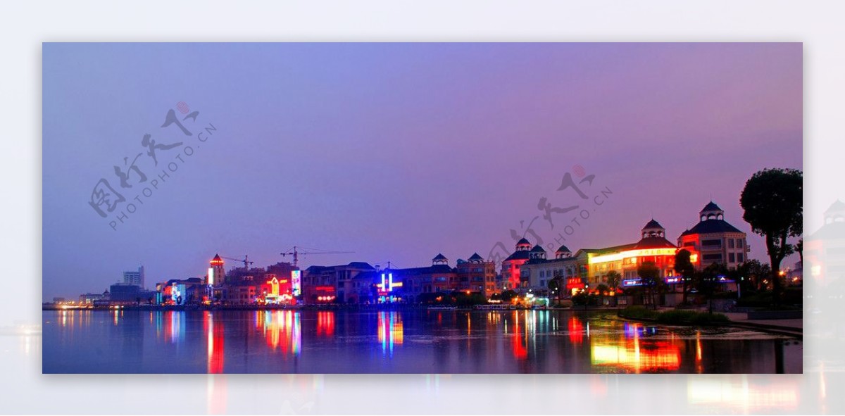 水上建筑夜景图片