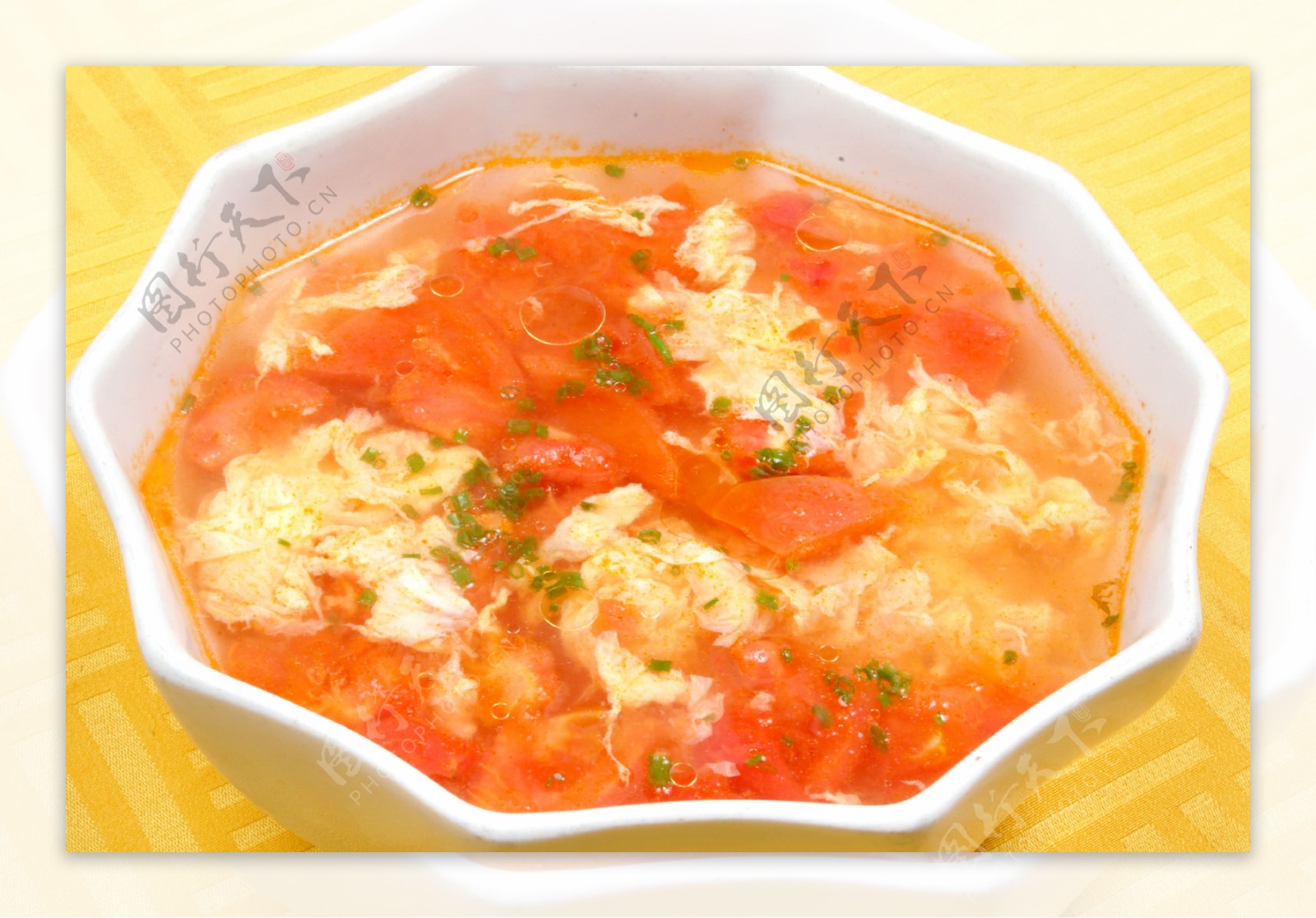 西红柿鸡蛋汤，切记不要直接倒入鸡蛋，教你一招，蛋花漂亮又美味_哔哩哔哩_bilibili