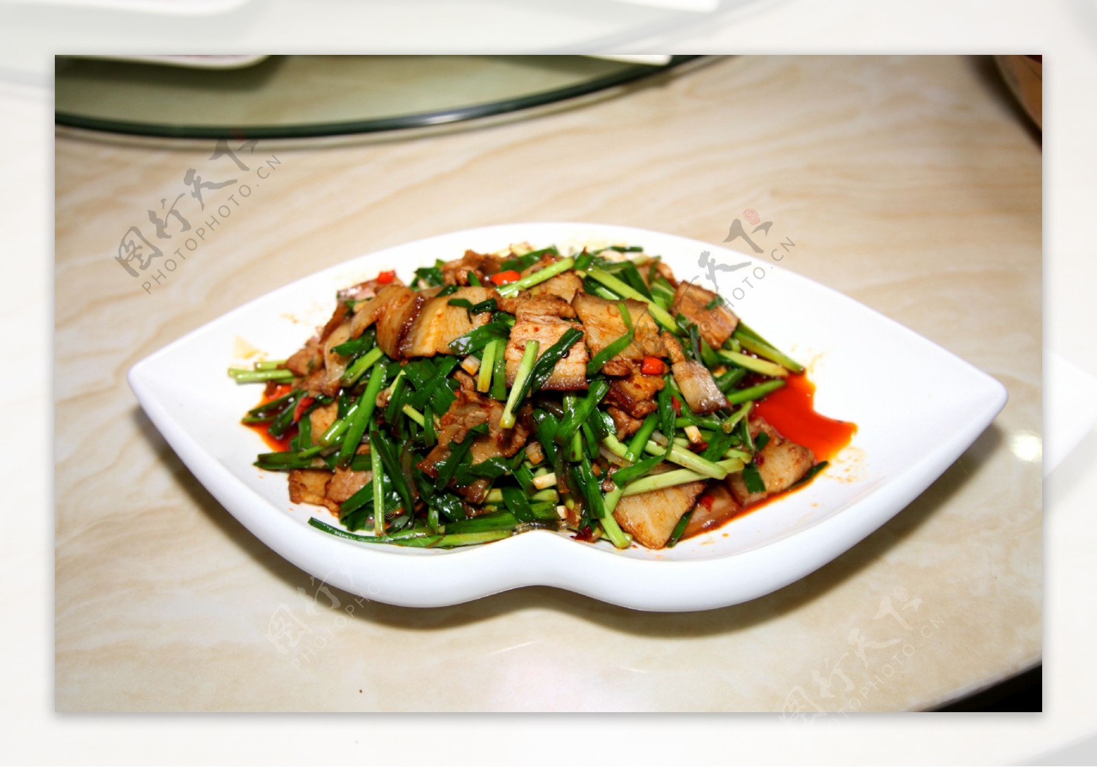 韭菜苔炒肉家常做法，简单制作脆嫩美味 - 哔哩哔哩