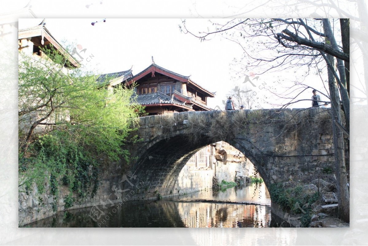 束河青龙拱桥历史悠久图片
