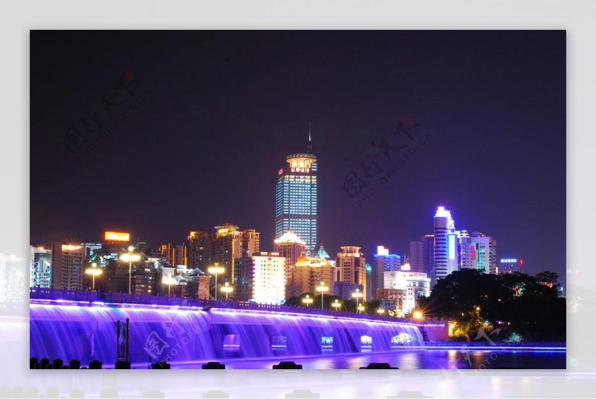 广西南湖夜景图片