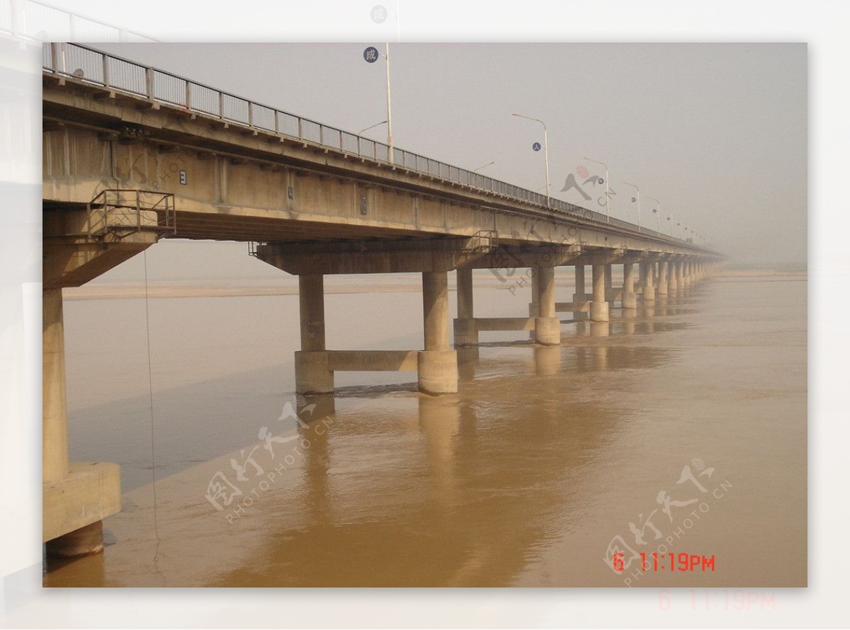 黄河大桥远眺图片