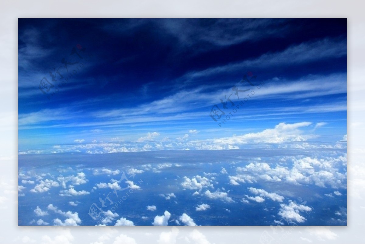 蔚蓝天空图片