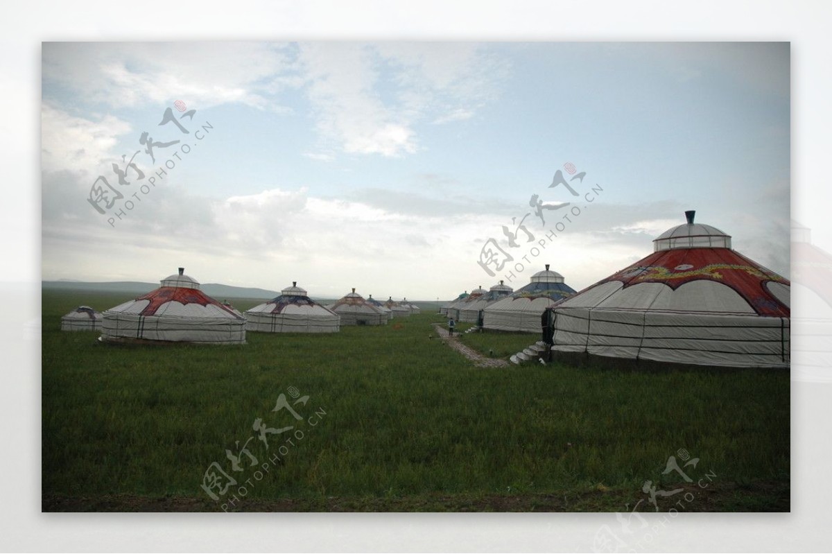 大草原上的蒙古包图片