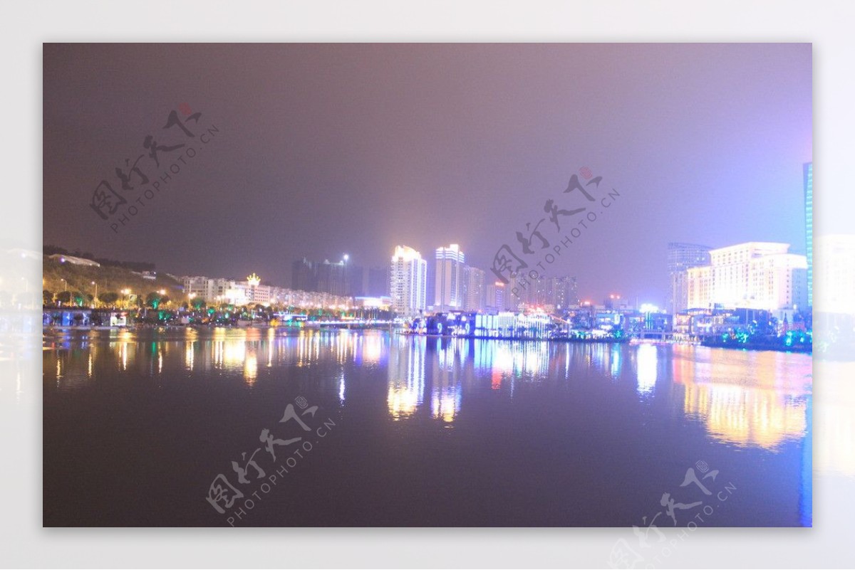 民歌湖夜景图片