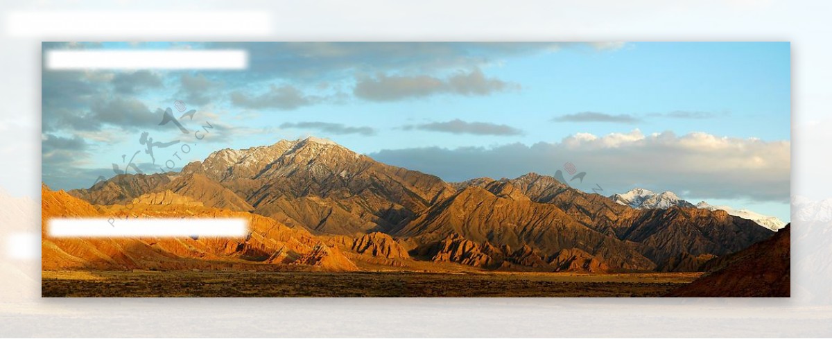 新疆天山南麓的群山雄姿图片