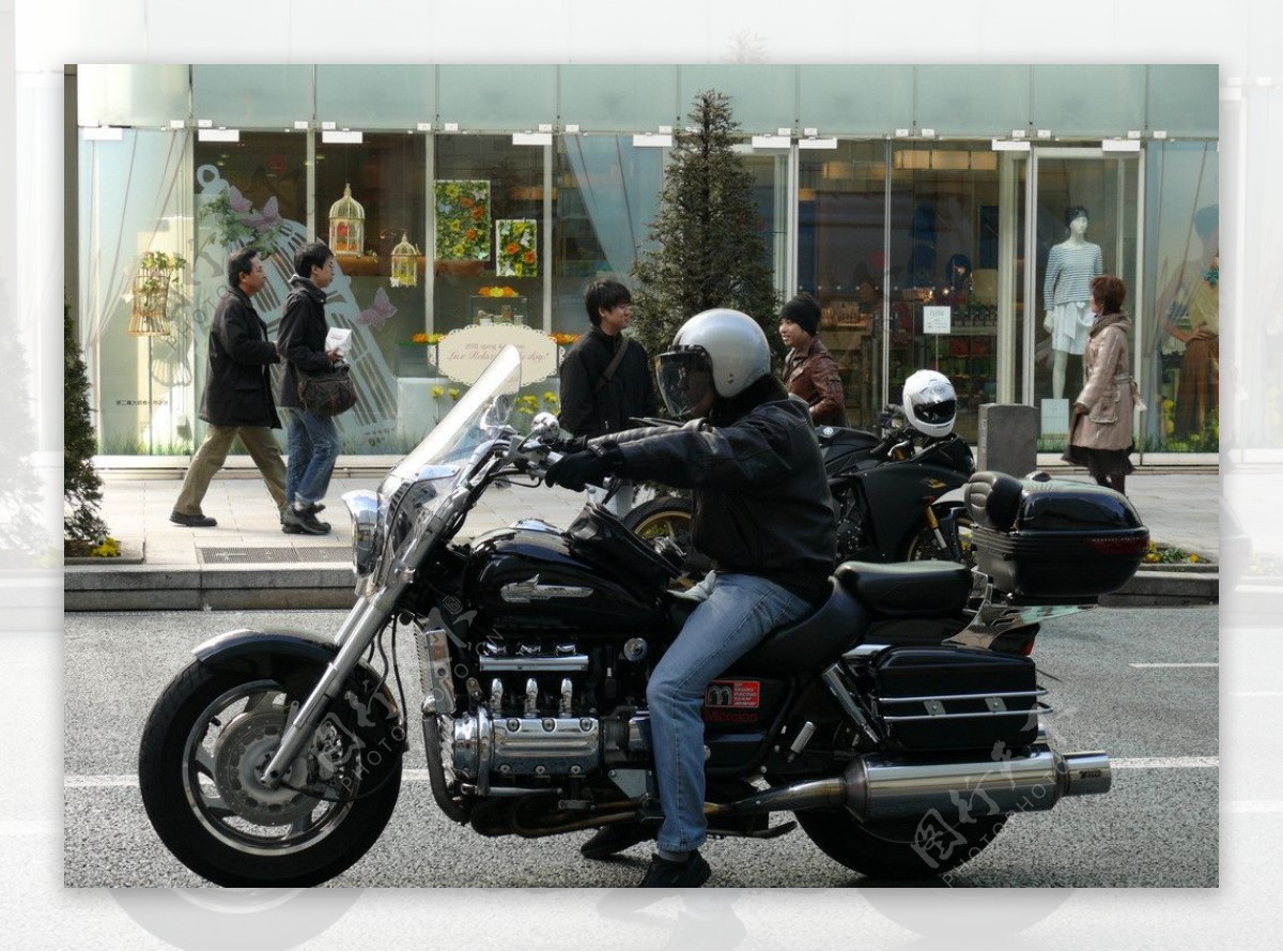 日本东京的摩托车骑手图片