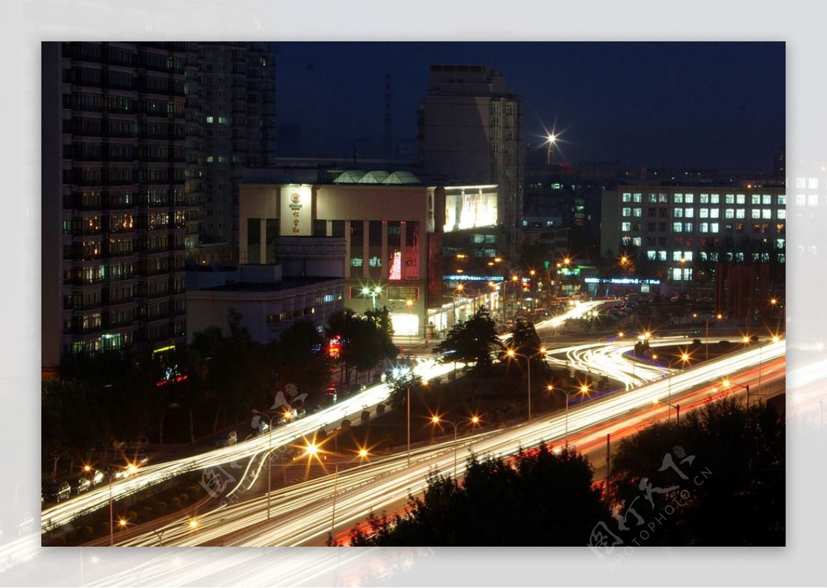 哈尔滨和兴路夜景图片
