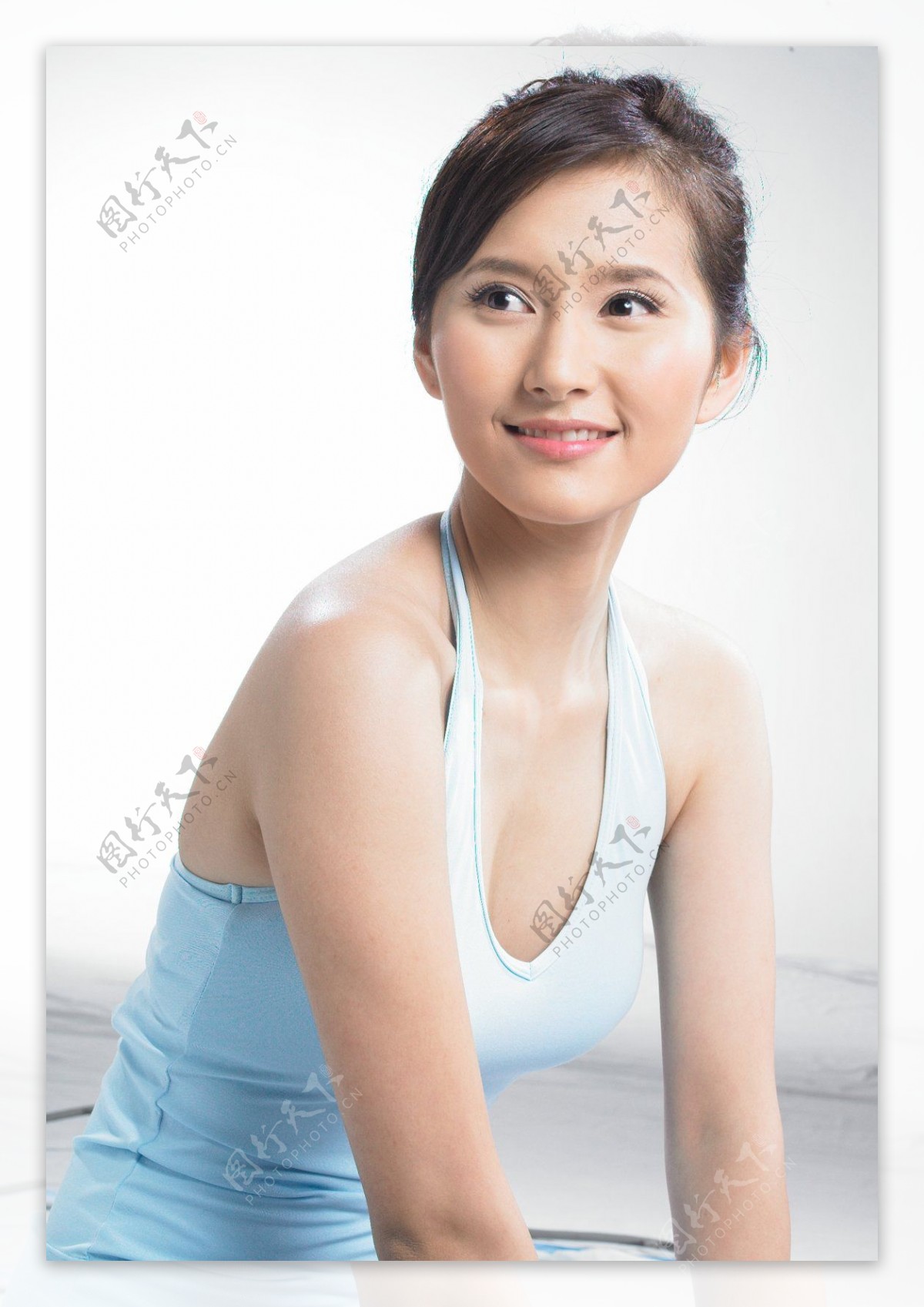 杨青青色内衣瑜伽健身图片