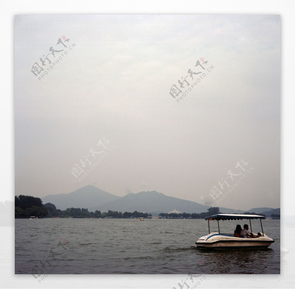 南京玄武湖紫金山图片
