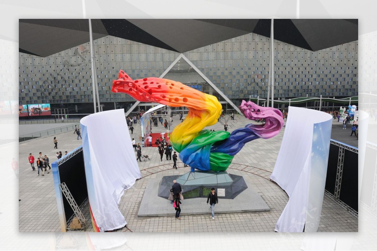 上海世博会志愿者广场的雕塑飞翔的心情图片