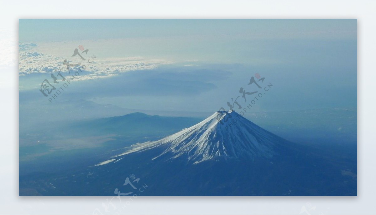 晨光中的富士山图片