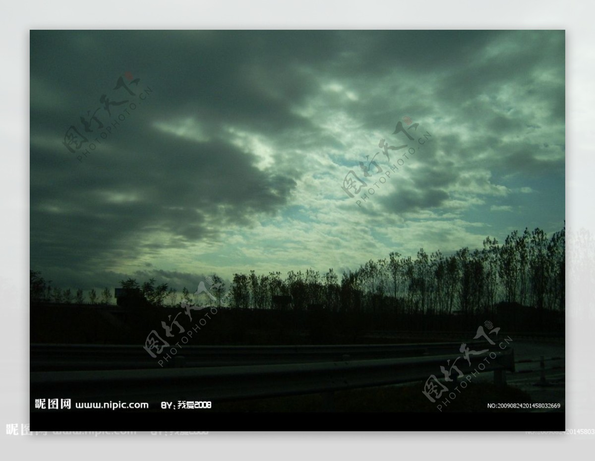 lomo风格天空云地平线原创图片