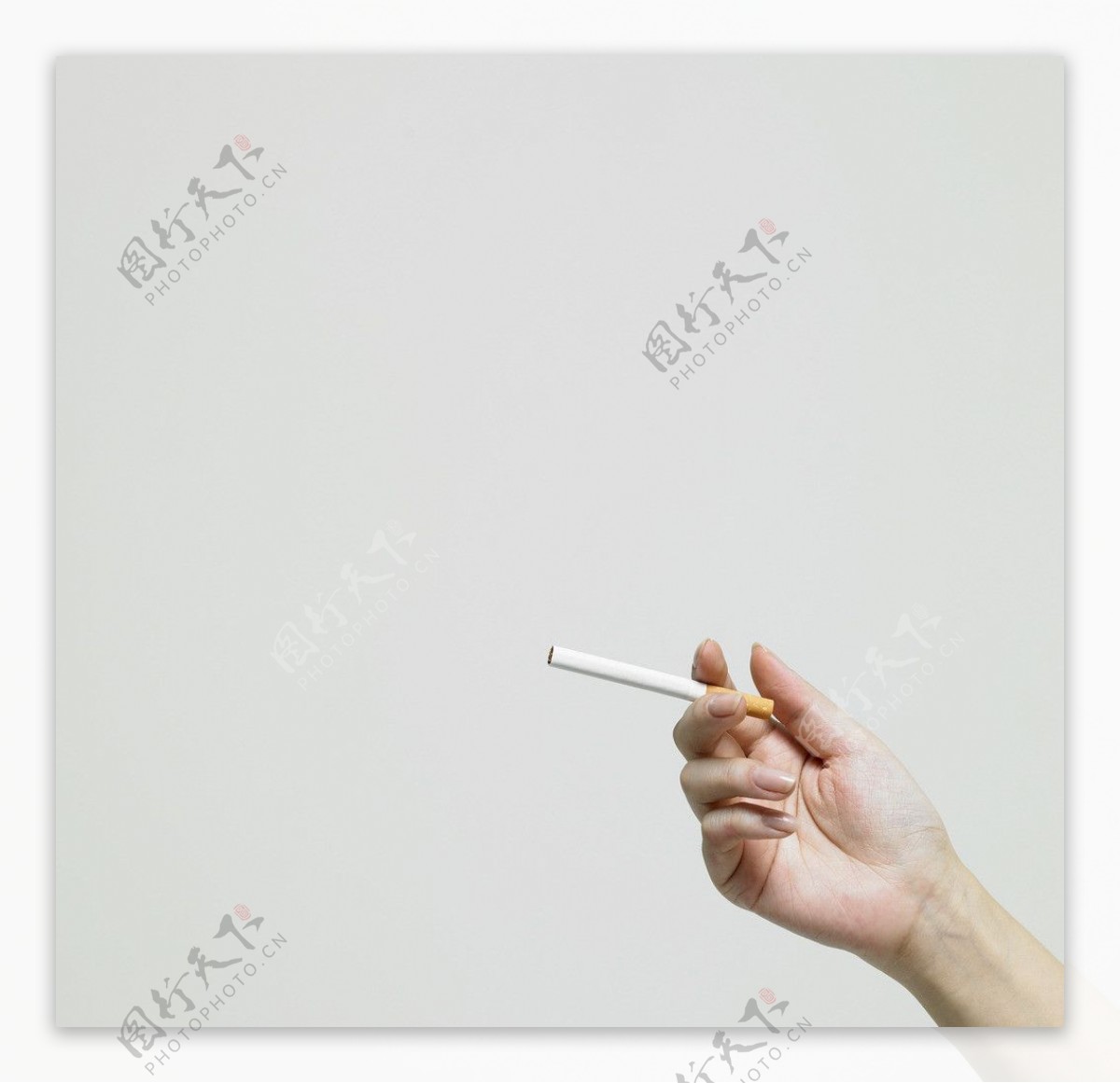 很有味道的抽烟的女人图片壁纸-壁纸图片大全