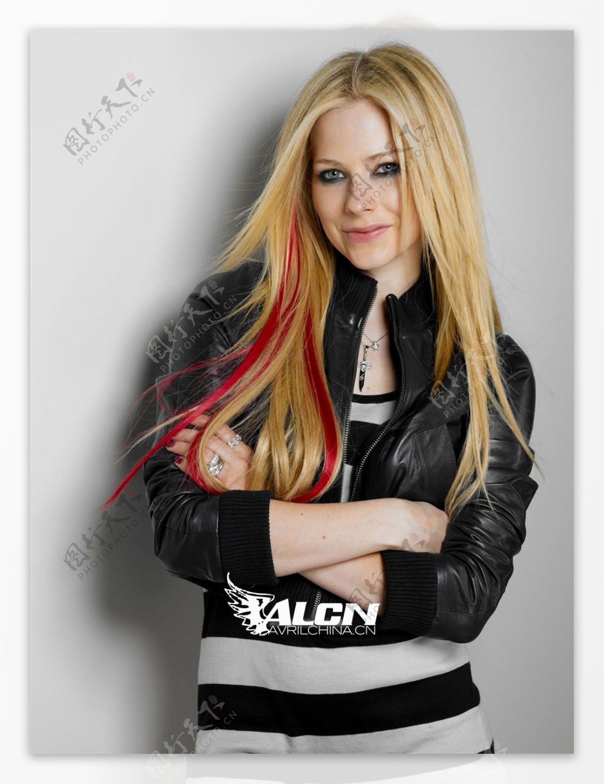 Avril Lavigne 53 HD Desktop壁纸：宽屏：高清晰度：全屏