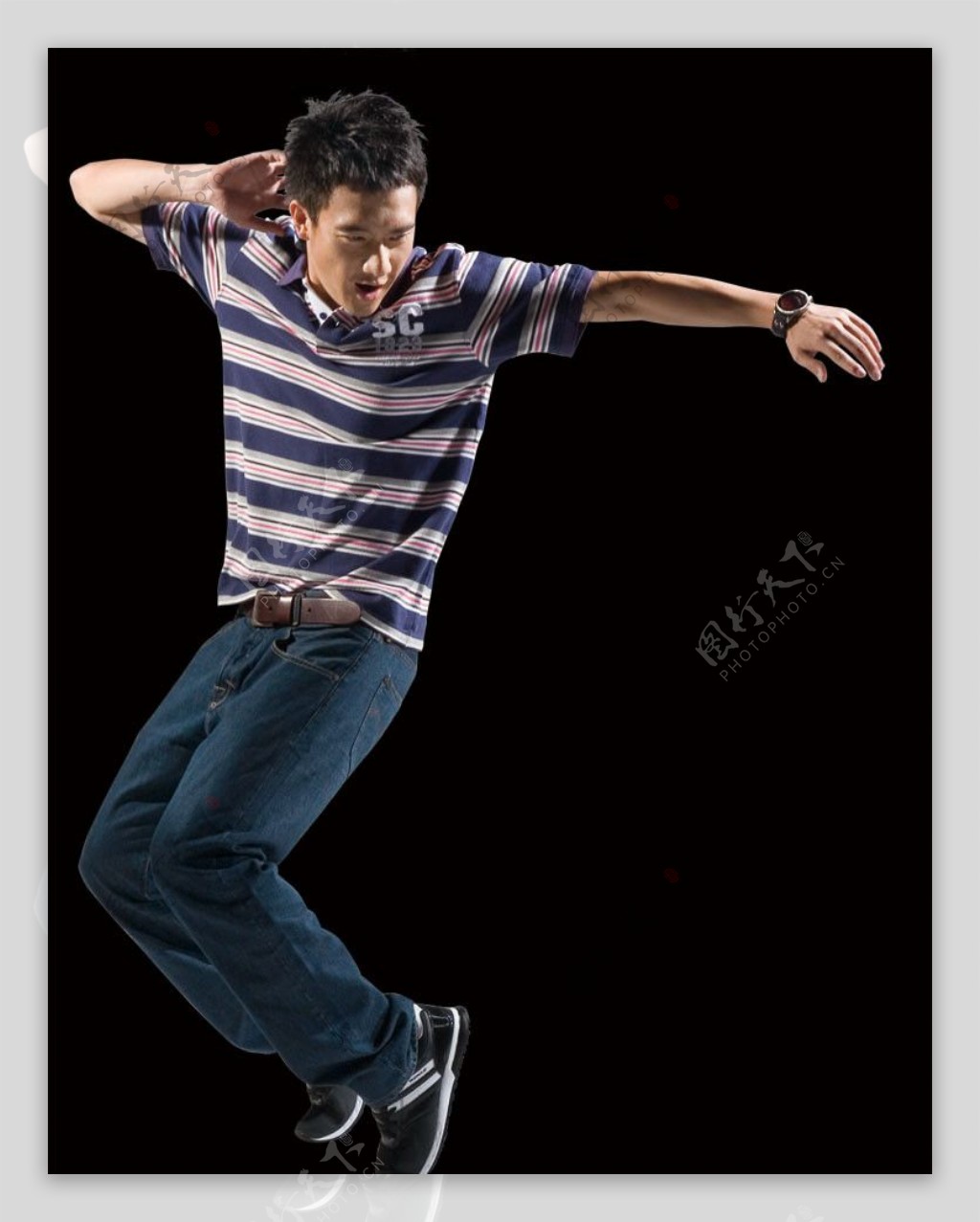 跳跃舞动青春活力图片