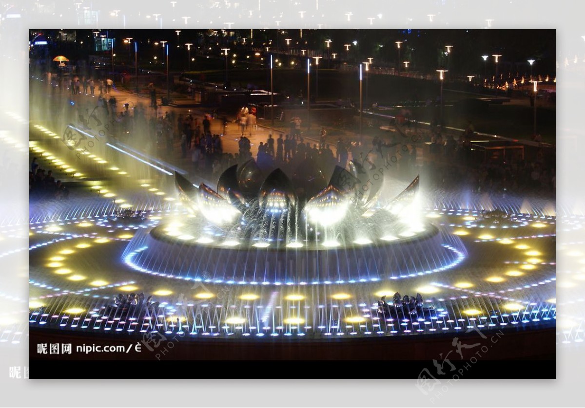 泉城广场音乐喷泉夜景图片