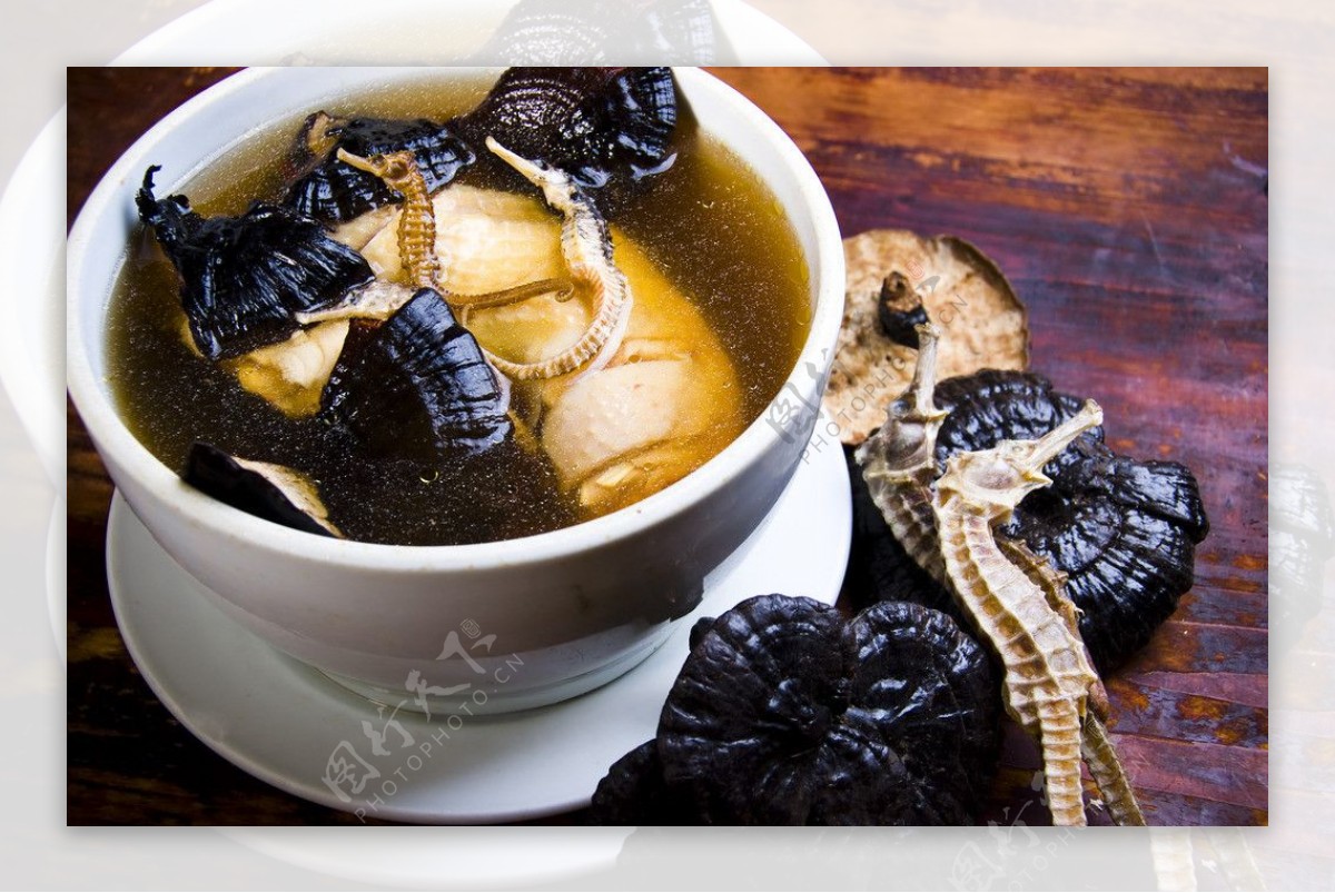 煲汤海底椰石斛筒骨汤怎么做_煲汤海底椰石斛筒骨汤的做法_豆果美食