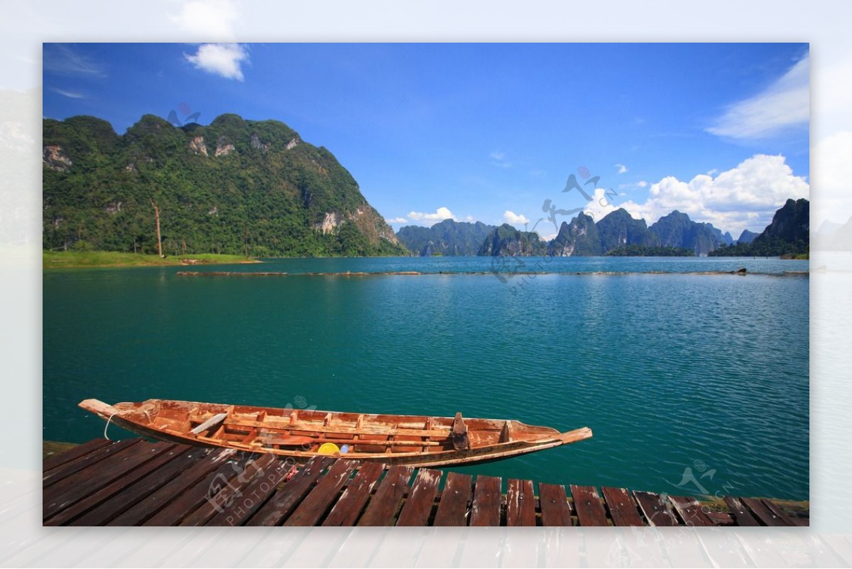 夏日湖边风景高清图片