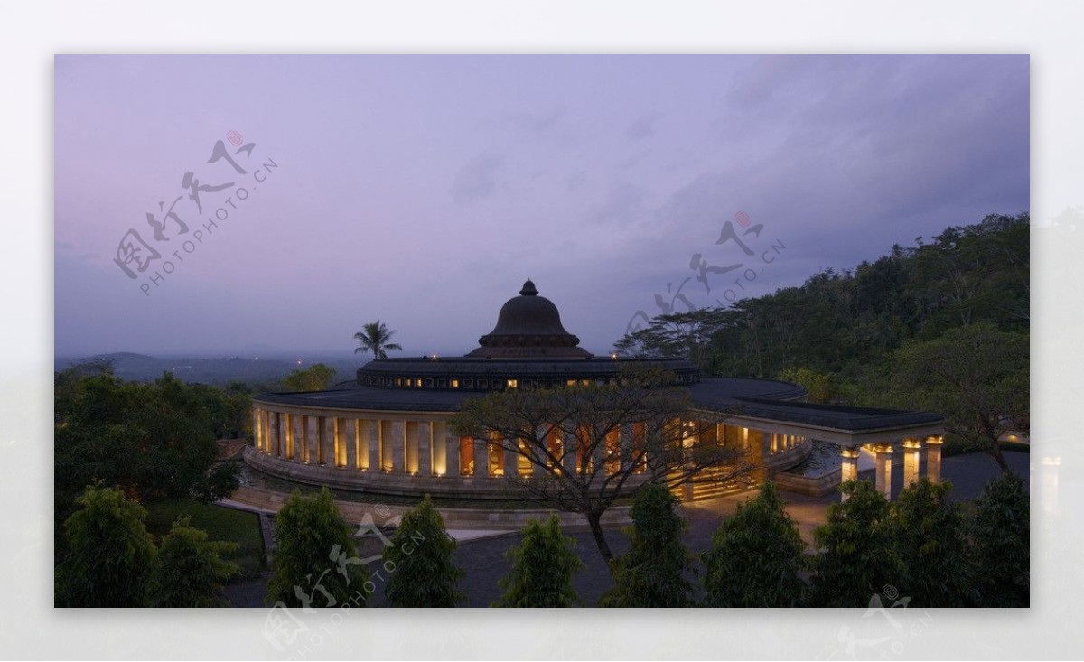 印尼爪哇安缦酒店黄昏图片