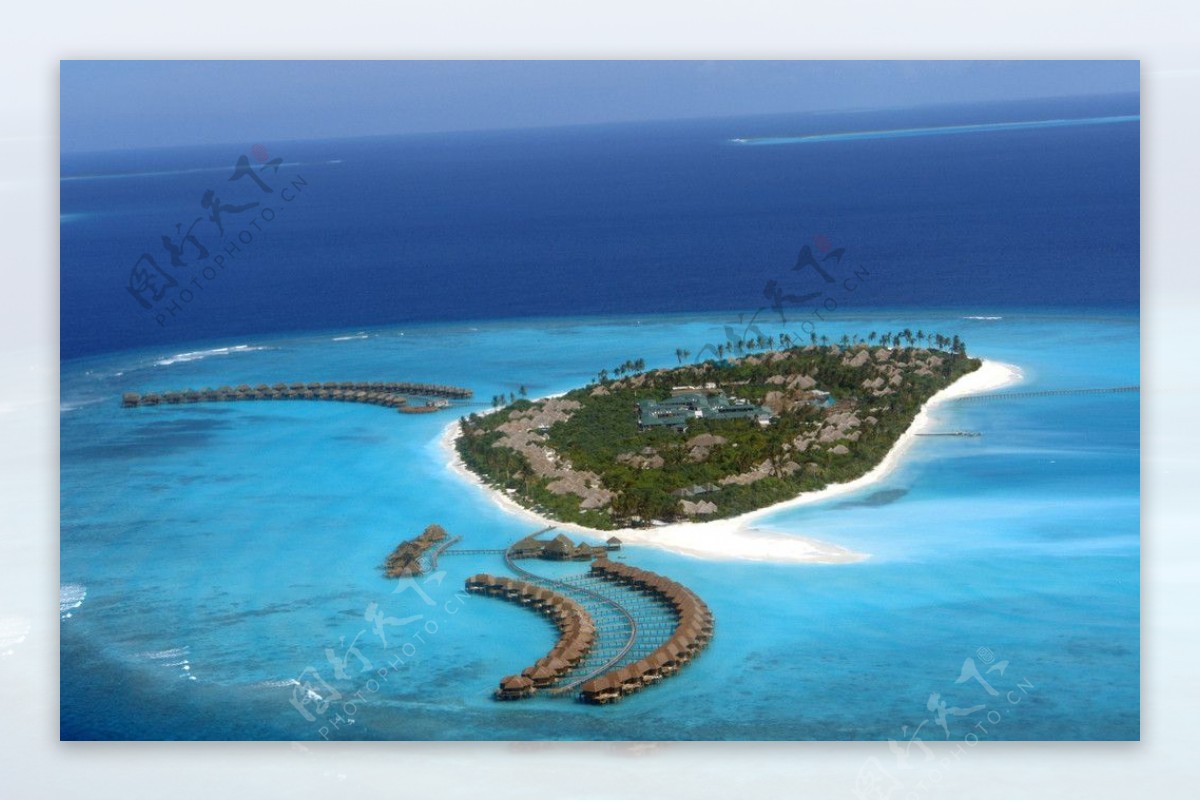 马尔代夫伊露岛鸟瞰图片