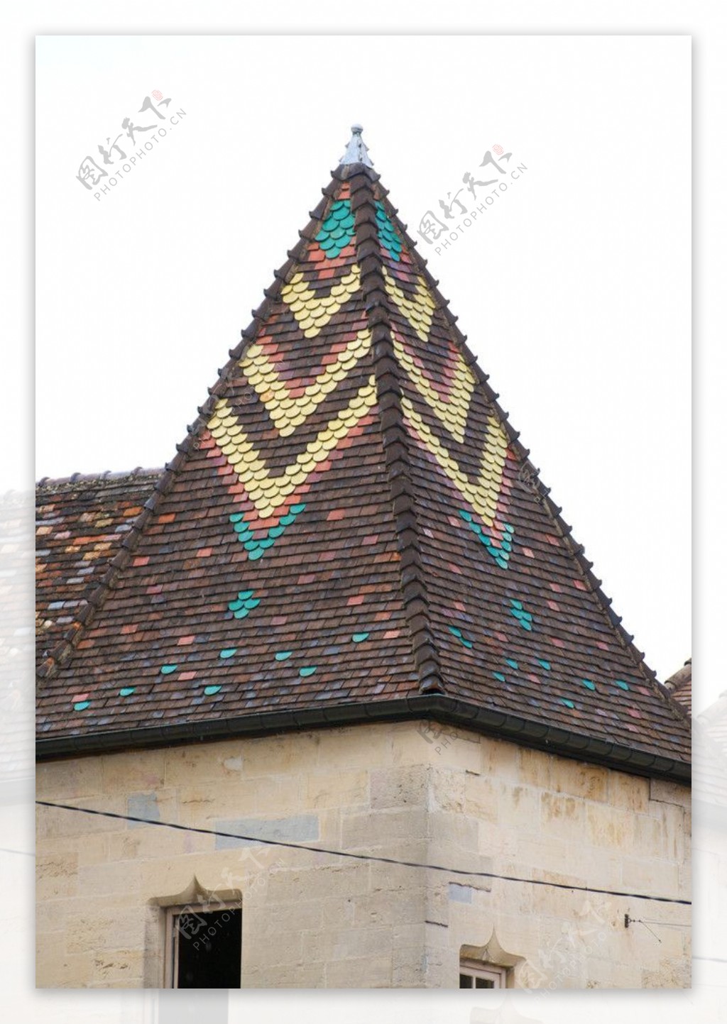 法国第戎彩色的屋顶图片