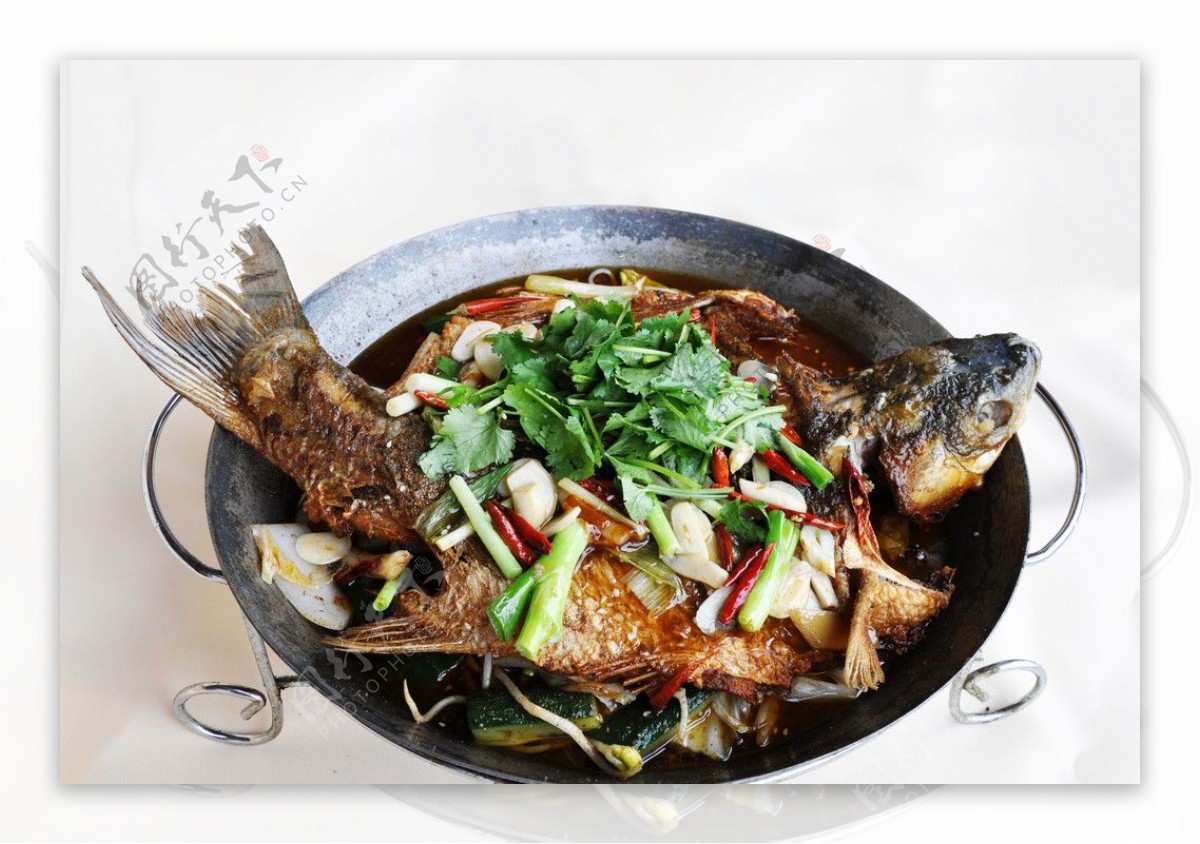 中式石香烤全鱼图片