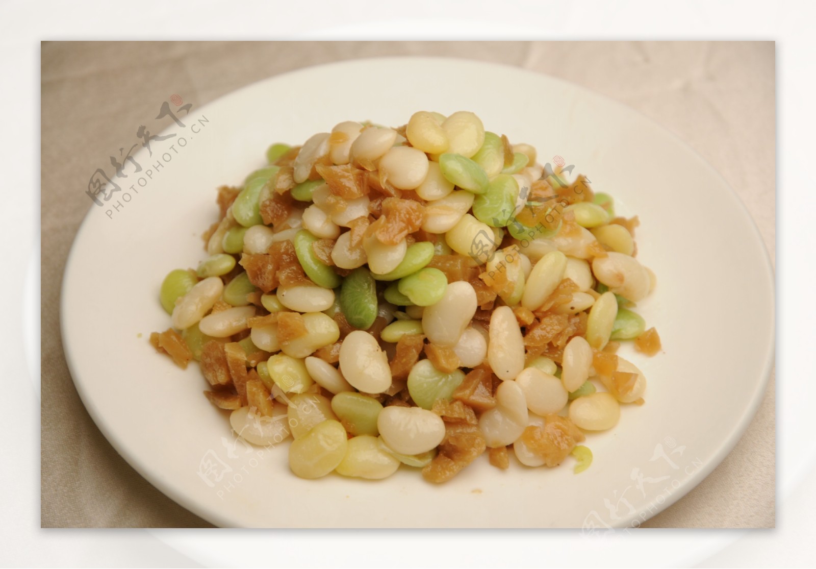 炒刀豆的家常做法（炒扁豆角，只要大蒜和生抽就对了，又香又嫩，好吃又下饭） | 说明书网