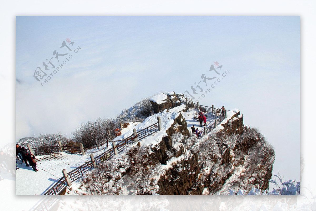 雪景峨眉山图片