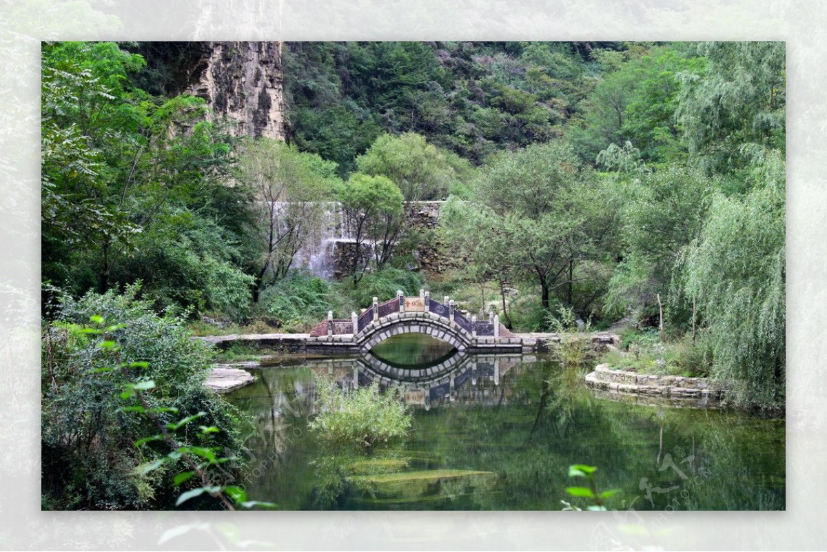 小桥湖水图图片