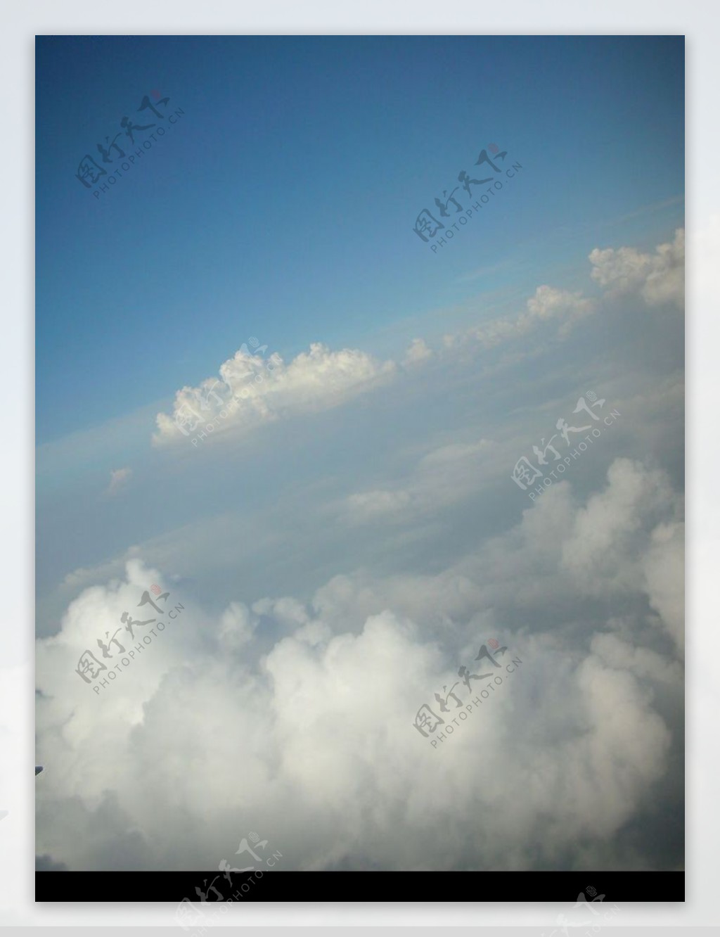 旅游摄影自然风景蓝天和云中云图片