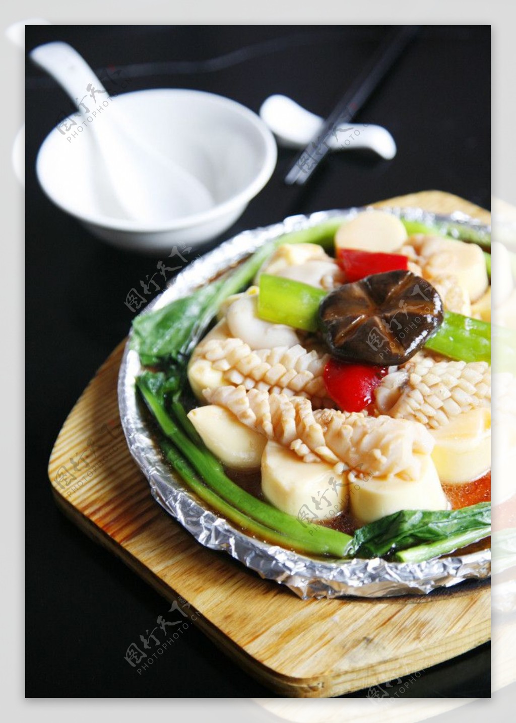 铁板鱿鱼日本豆腐香菇图片