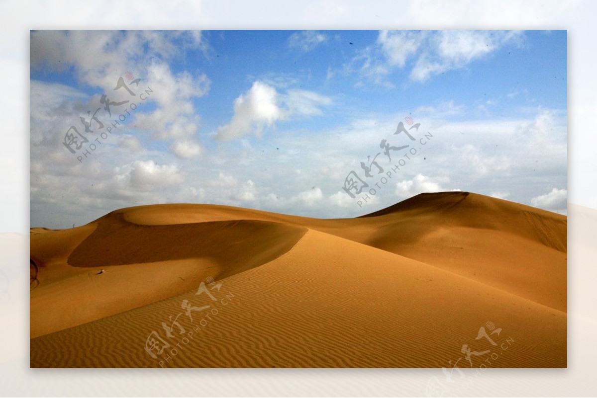 库布奇沙漠图片