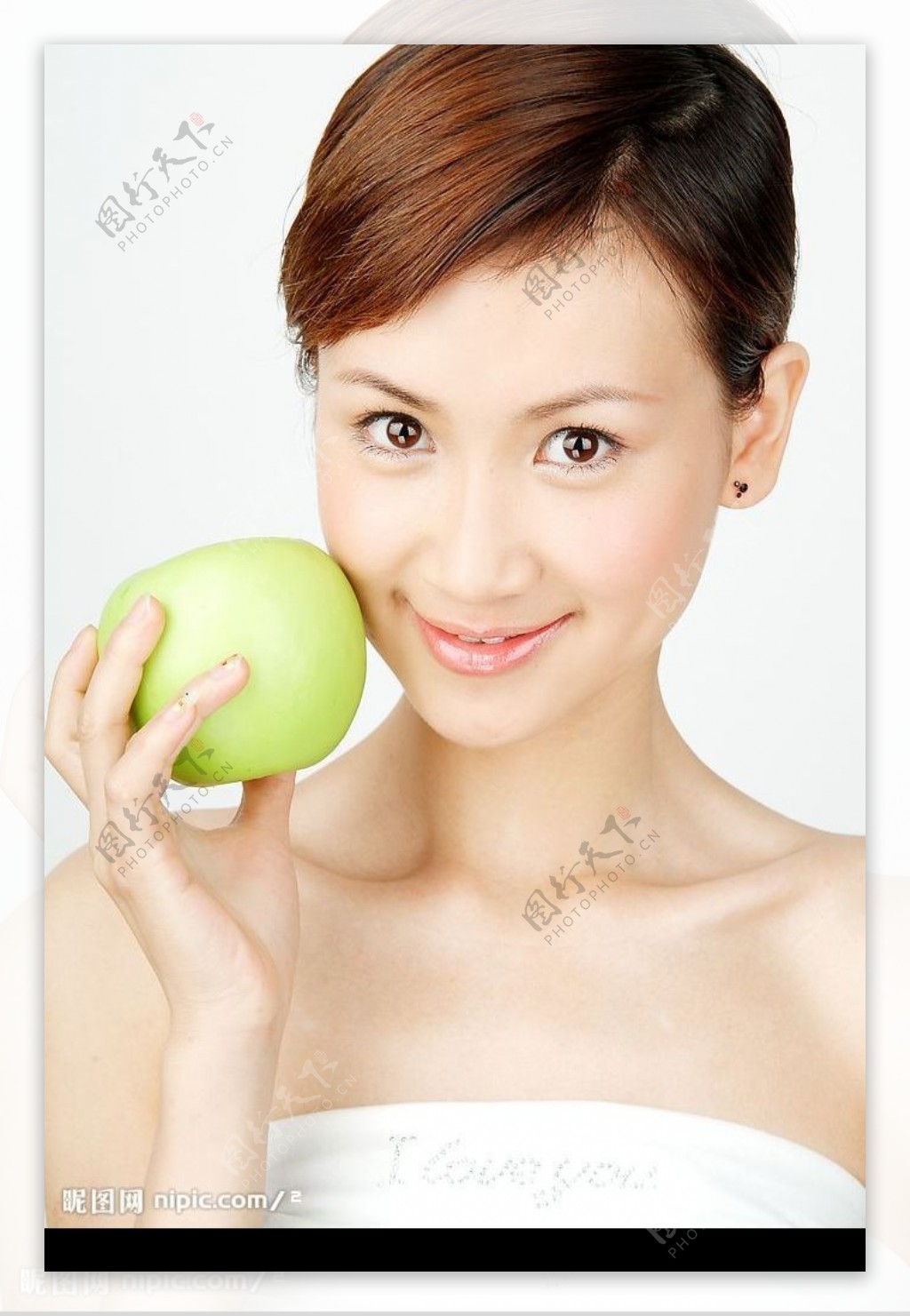 拿苹果的美女图片素材-编号24877849-图行天下