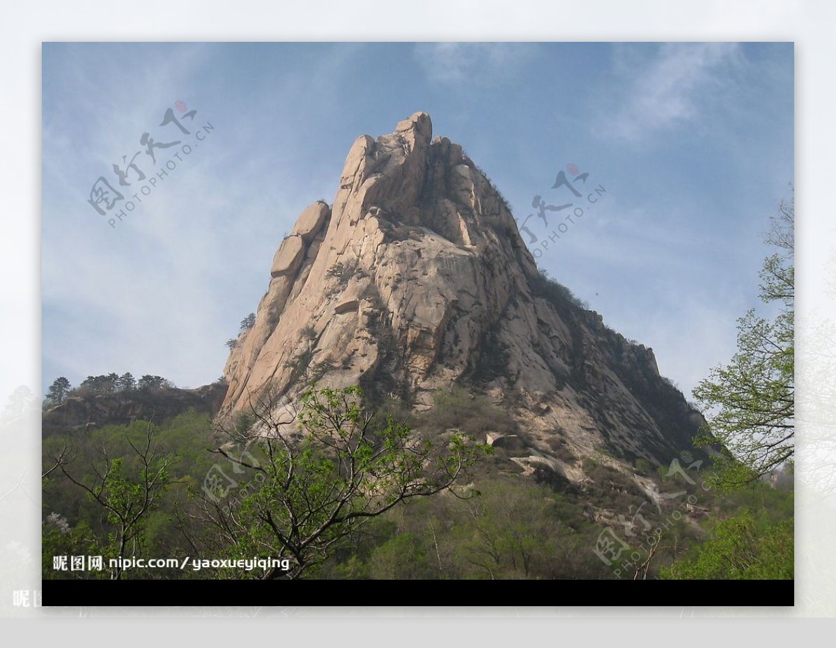 巍峨高山图片