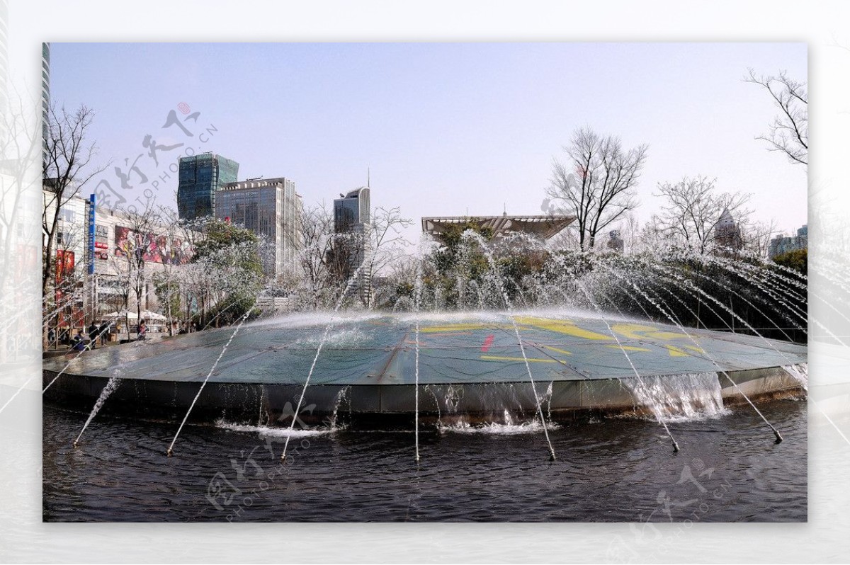 上海广场喷泉图片