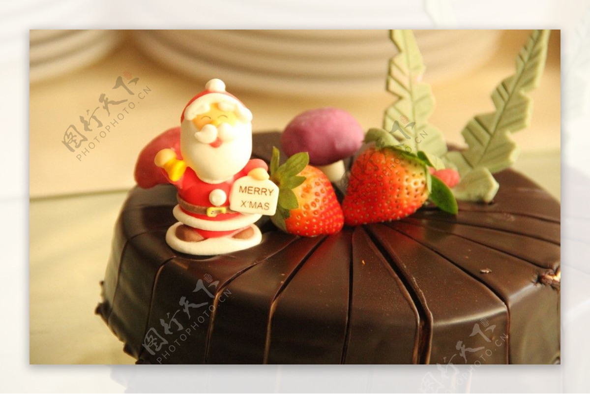 草莓巧克力圣诞老蛋糕图片