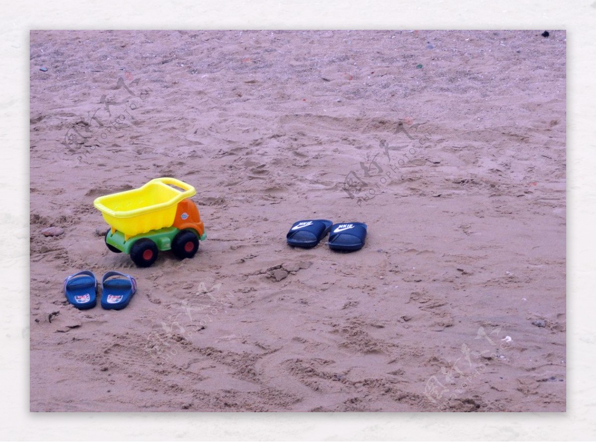 沙滩拖鞋图片