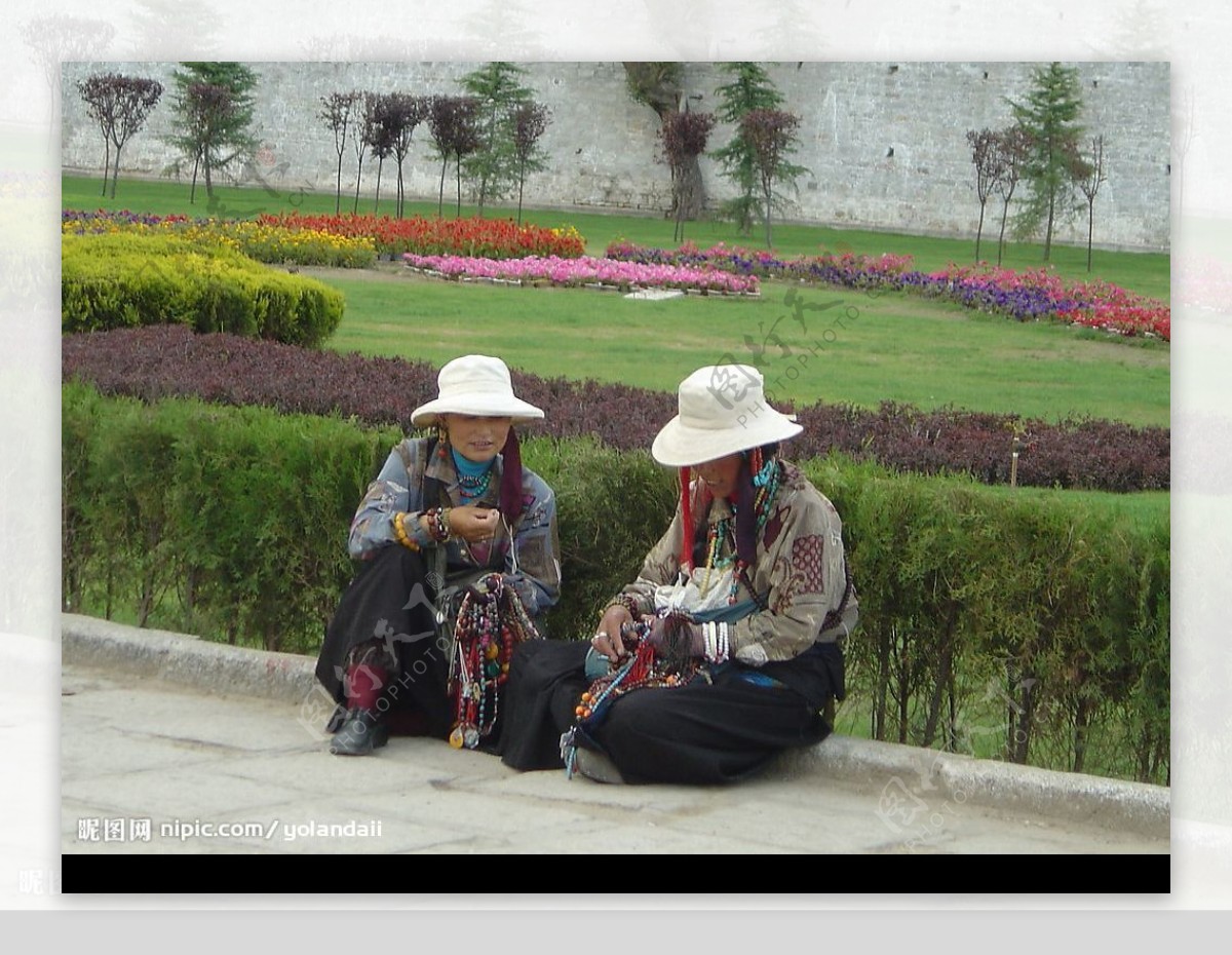 布达拉宫前藏民图片