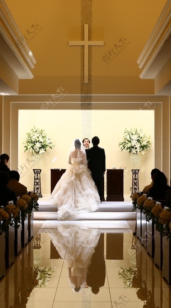 教堂牧师证婚仪式图片