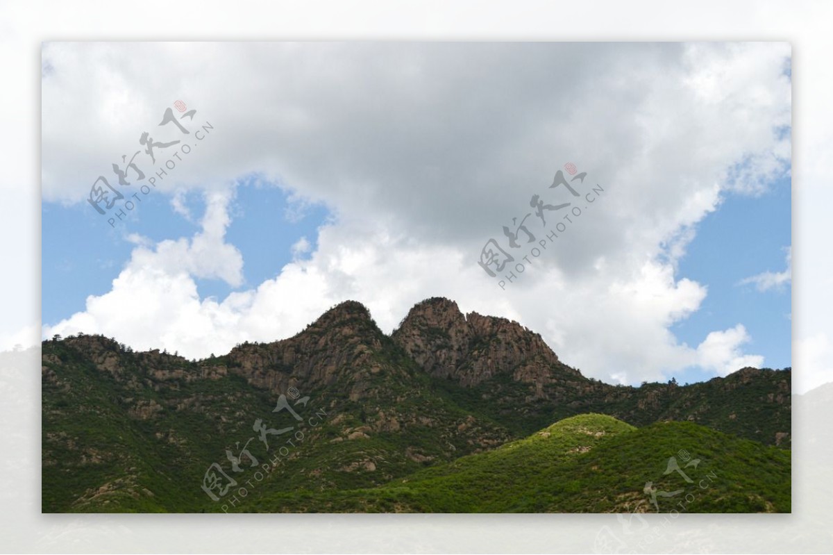 山峰风景图片