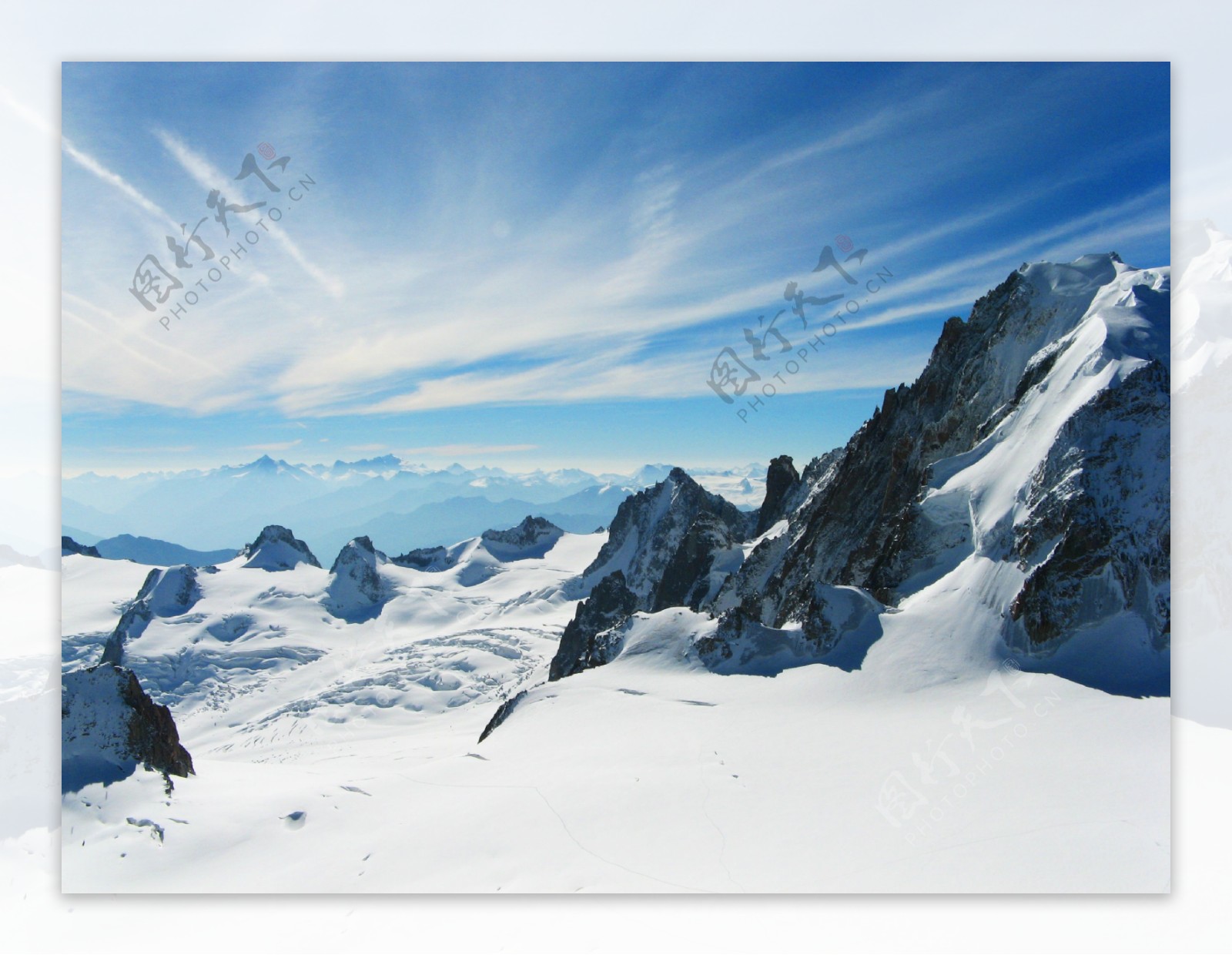 阿尔卑斯山雪朗峰图片