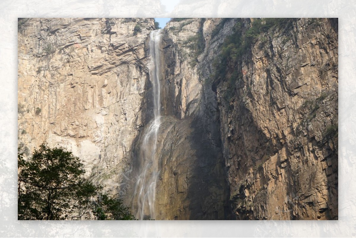 瀑布山水旅游摄影风景图片