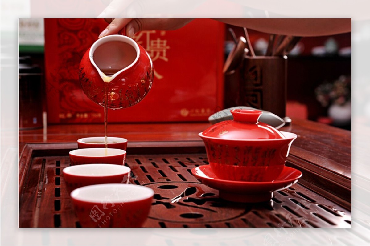 红茶汤色图片