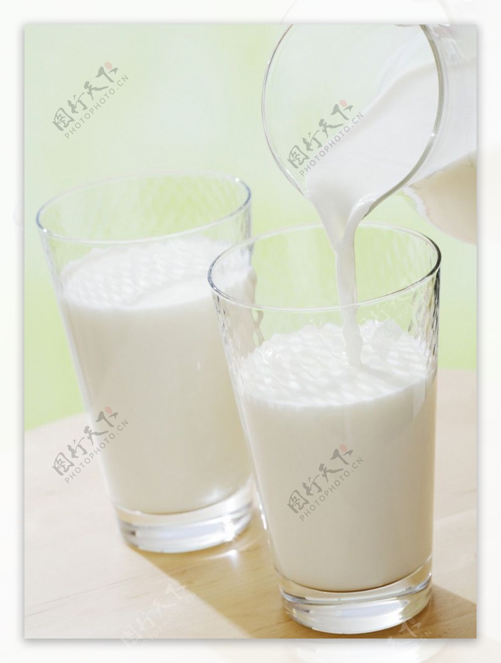 杯子里的牛奶图片大全-杯子里的牛奶高清图片下载-觅知网