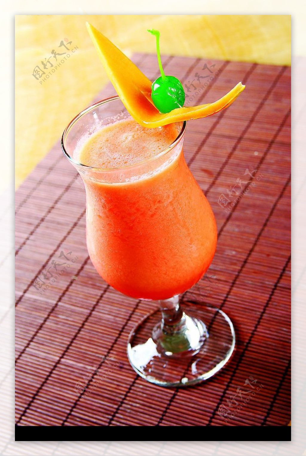 木瓜汁饮料饮品果汁图片