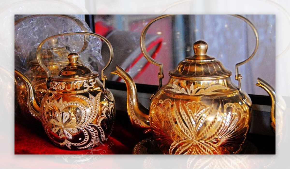 维吾尔族精美用具奶茶图片