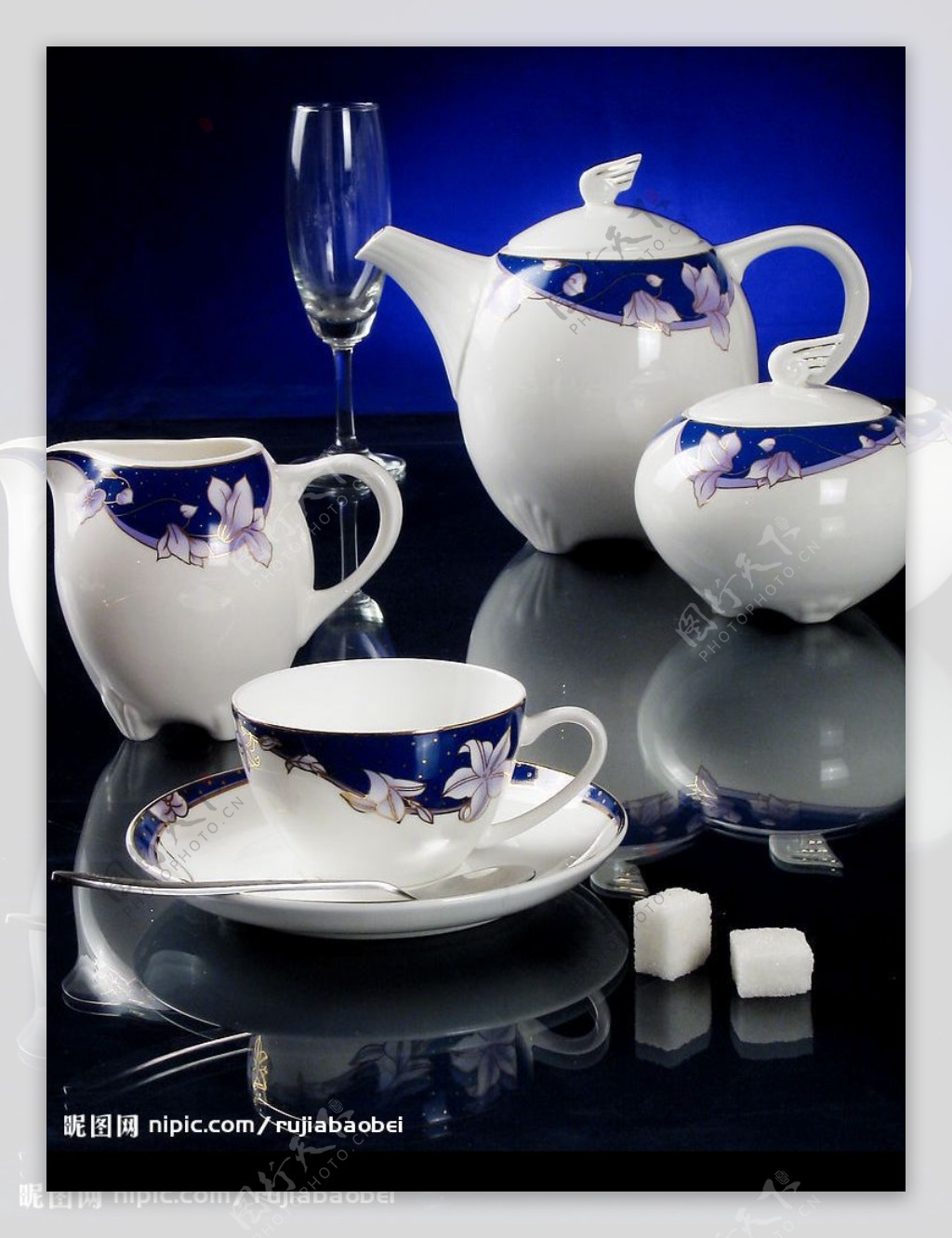 骨质瓷茶具茶杯碟壶图片